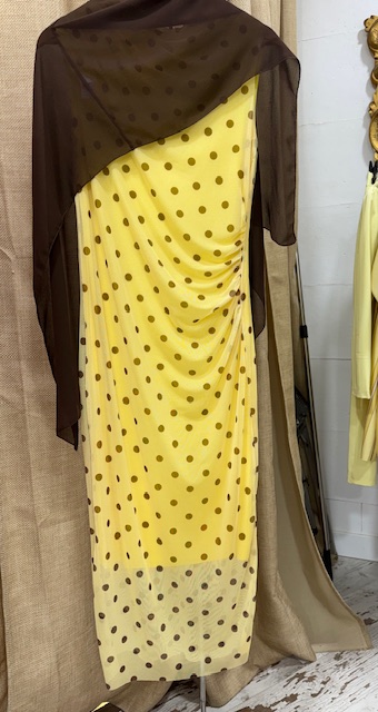 Vestido con capita