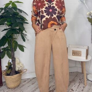 Pantalón antelina botón